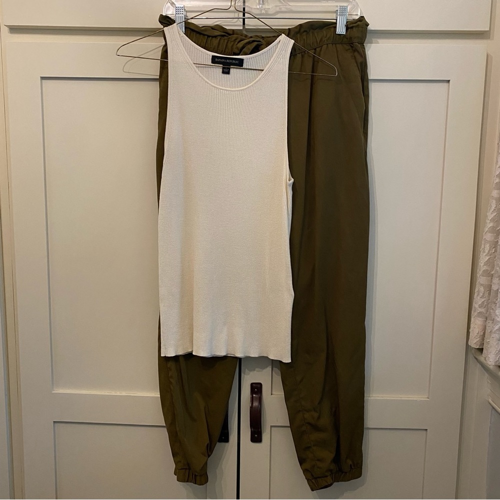 Banana republic cream tank.
